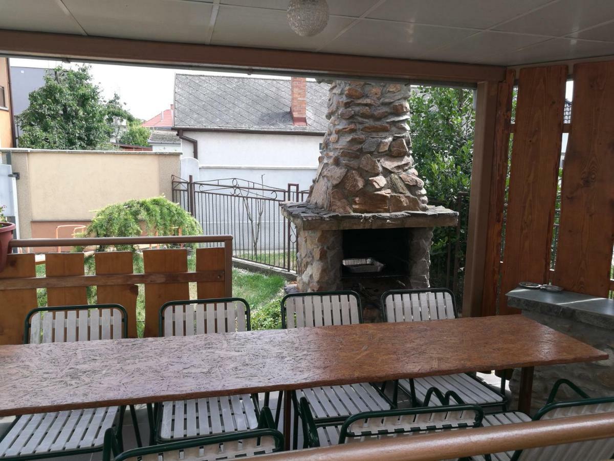 Hodosi Apartman Apartment Veľký Meder Bagian luar foto