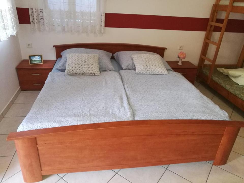 Hodosi Apartman Apartment Veľký Meder Ruang foto